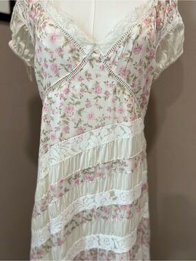 Alter’d State Satin Ivory Floral Lace Trim Slip Dress with Pink Roses NWT Large